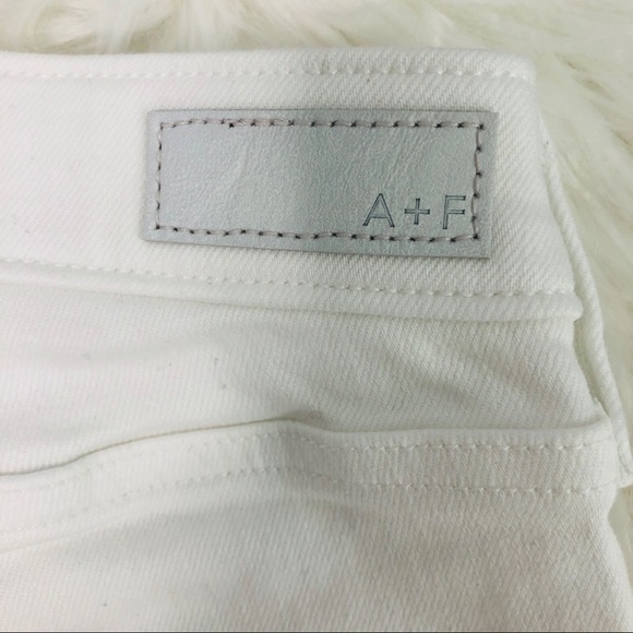 Abercrombie Low Rise Bootcut White Jeans | 28/6S - Picture 6 of 6